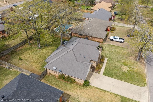 1611 Somerset Way, Van Buren, AR 72956