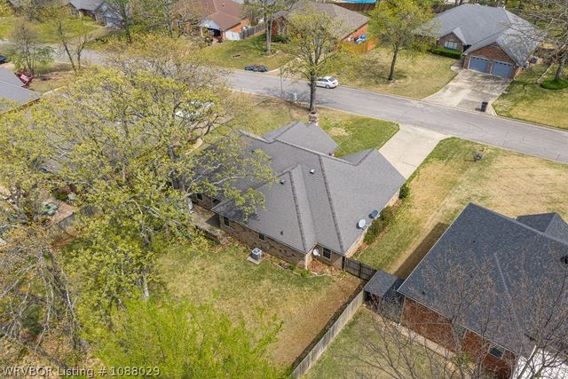 1611 Somerset Way, Van Buren, AR 72956