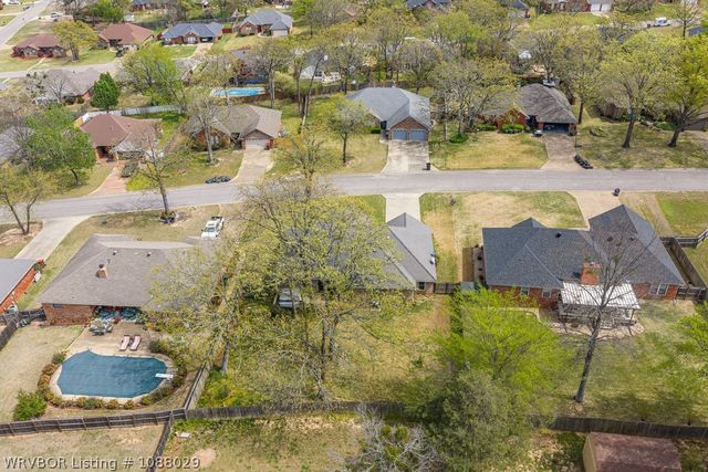 1611 Somerset Way, Van Buren, AR 72956