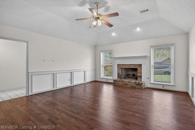 1611 Somerset Way, Van Buren, AR 72956