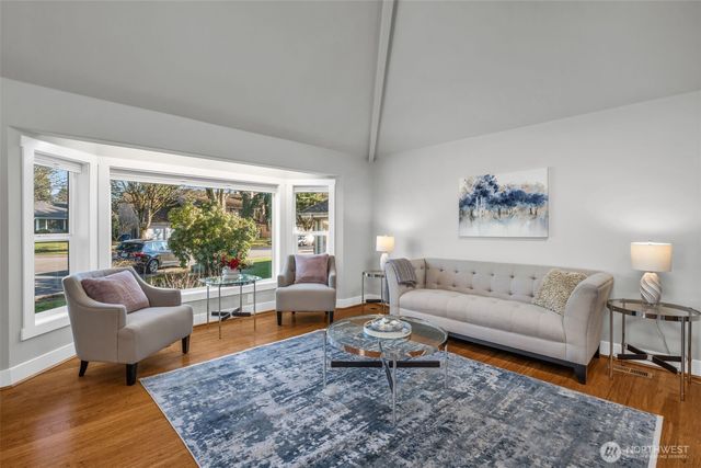 6121 140th Court NE, Redmond, WA 98052