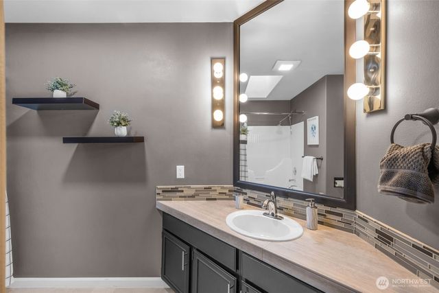 6121 140th Court NE, Redmond, WA 98052