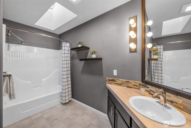 6121 140th Court NE, Redmond, WA 98052