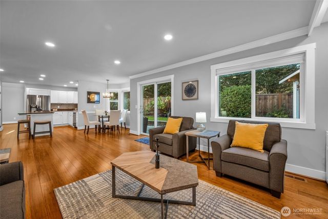 6121 140th Court NE, Redmond, WA 98052