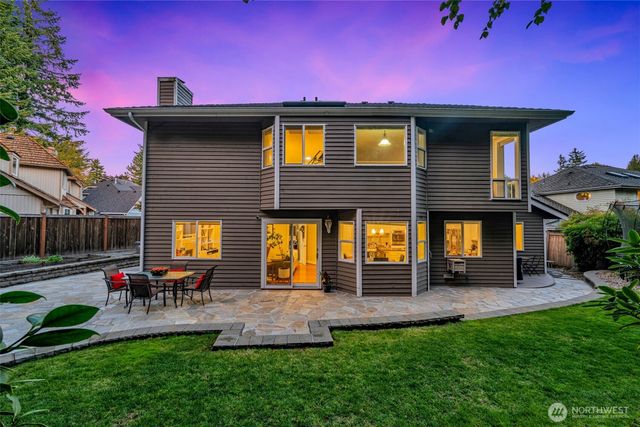 6121 140th Court NE, Redmond, WA 98052