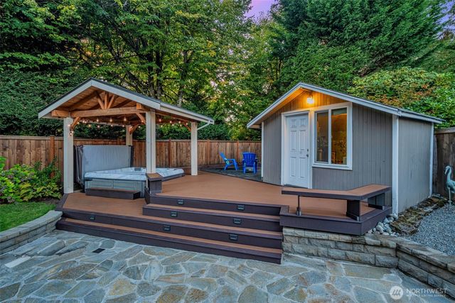 6121 140th Court NE, Redmond, WA 98052