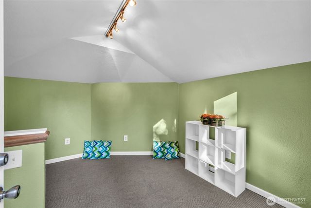 6121 140th Court NE, Redmond, WA 98052