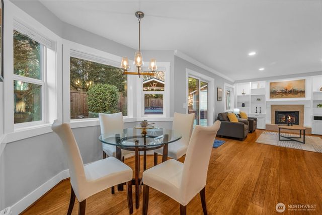 6121 140th Court NE, Redmond, WA 98052