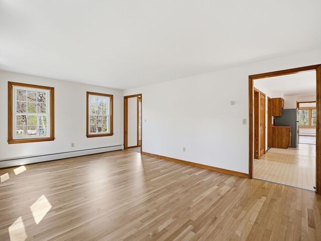 26 Nevada Rd, Tyngsborough, MA 01879