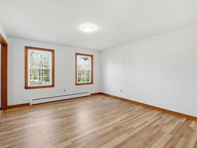 26 Nevada Rd, Tyngsborough, MA 01879