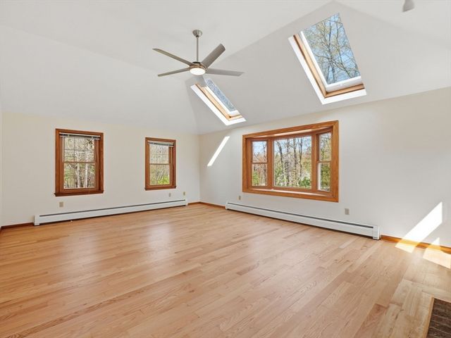 26 Nevada Rd, Tyngsborough, MA 01879