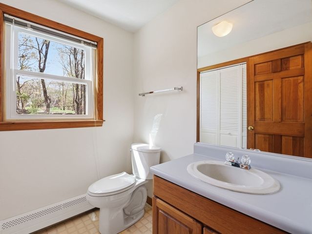26 Nevada Rd, Tyngsborough, MA 01879