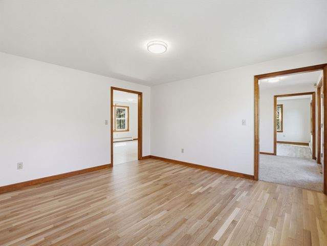 26 Nevada Rd, Tyngsborough, MA 01879