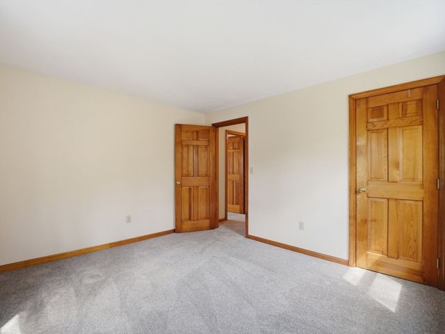 26 Nevada Rd, Tyngsborough, MA 01879