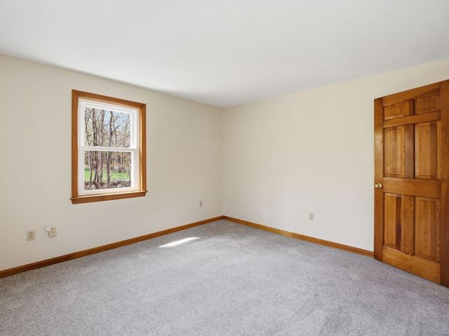 26 Nevada Rd, Tyngsborough, MA 01879