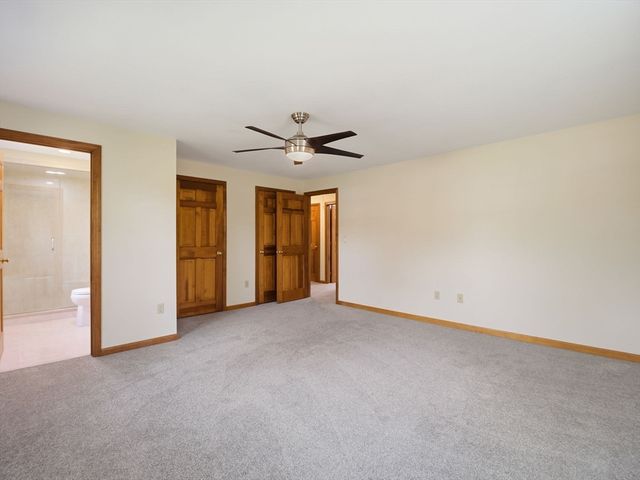 26 Nevada Rd, Tyngsborough, MA 01879