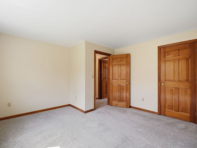 26 Nevada Rd, Tyngsborough, MA 01879