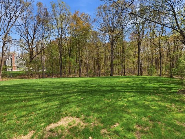 26 Nevada Rd, Tyngsborough, MA 01879