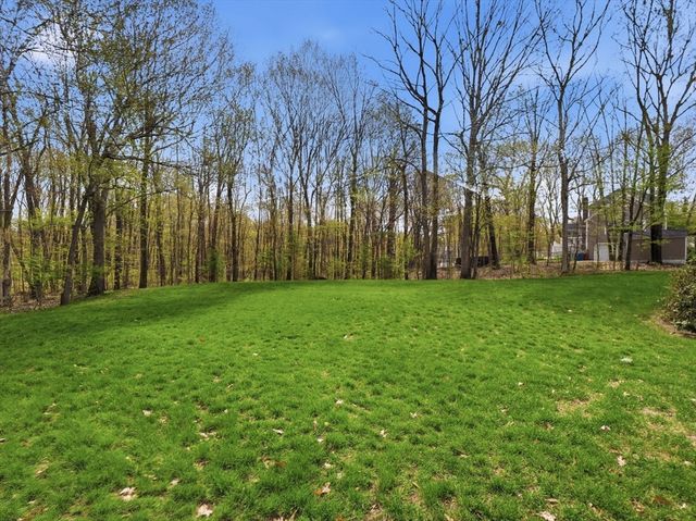 26 Nevada Rd, Tyngsborough, MA 01879
