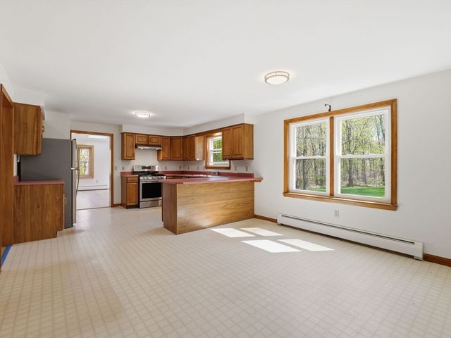 26 Nevada Rd, Tyngsborough, MA 01879