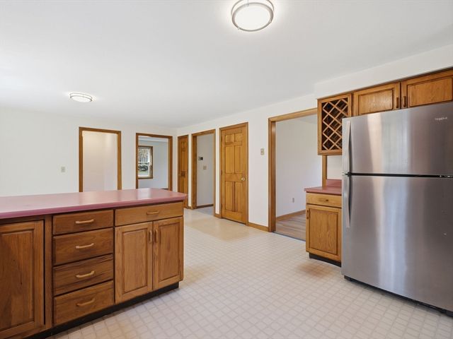 26 Nevada Rd, Tyngsborough, MA 01879