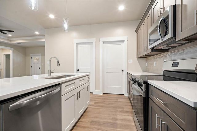 7032 Country Oaks Drive N, Irvington, AL 36544