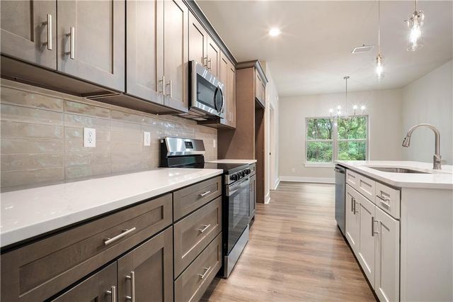 7032 Country Oaks Drive N, Irvington, AL 36544