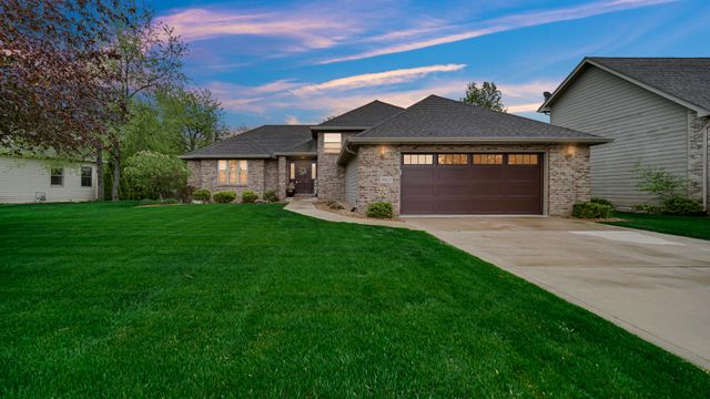 10621 Erie Drive, Crown Point, IN 46307