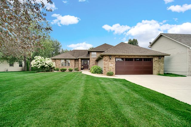 10621 Erie Drive, Crown Point, IN 46307