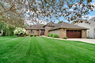10621 Erie Drive, Crown Point, IN 46307