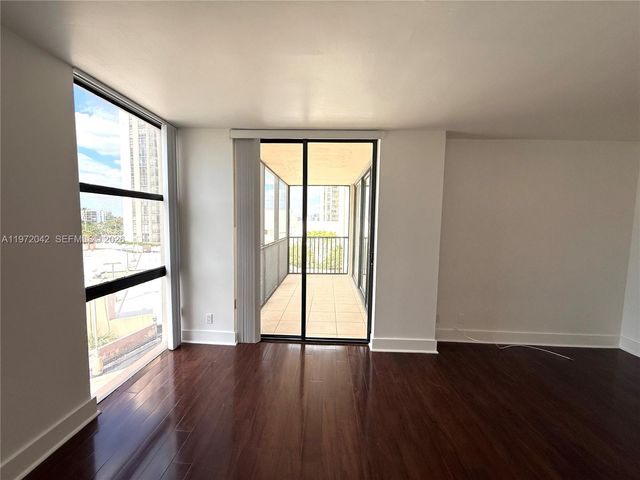 20335 W Country Club Dr 502, Aventura, FL 33180