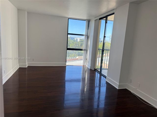 20335 W Country Club Dr 502, Aventura, FL 33180