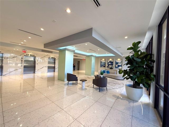 20335 W Country Club Dr 502, Aventura, FL 33180