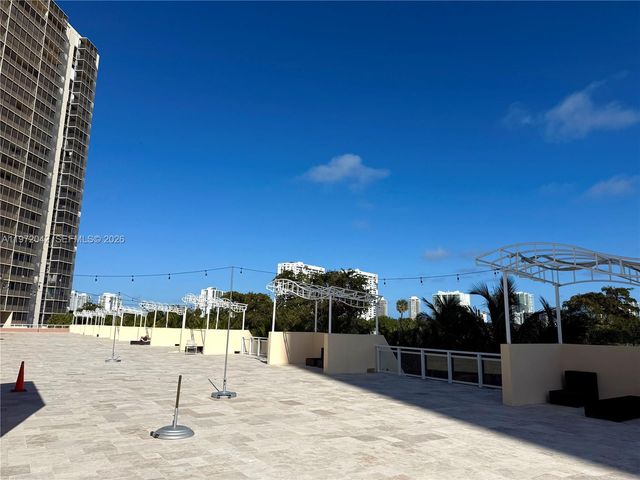 20335 W Country Club Dr 502, Aventura, FL 33180