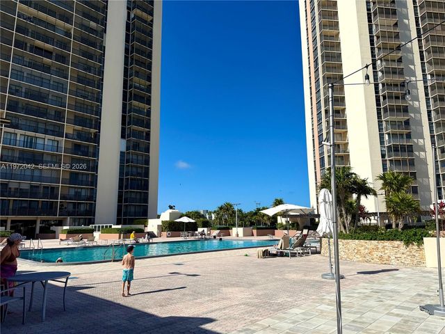 20335 W Country Club Dr 502, Aventura, FL 33180