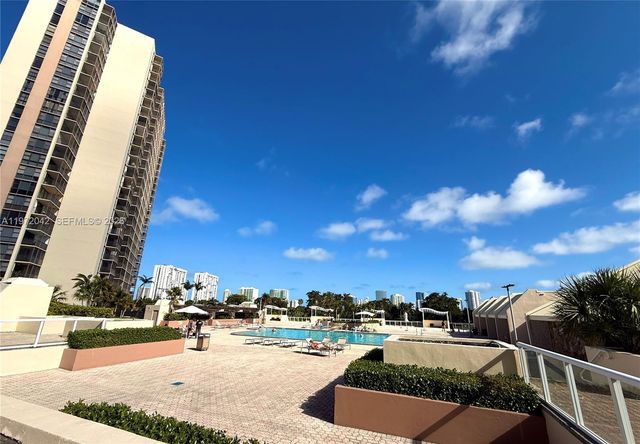 20335 W Country Club Dr 502, Aventura, FL 33180