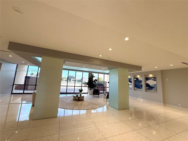 20335 W Country Club Dr 502, Aventura, FL 33180