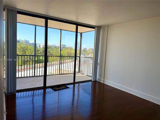 20335 W Country Club Dr 502, Aventura, FL 33180