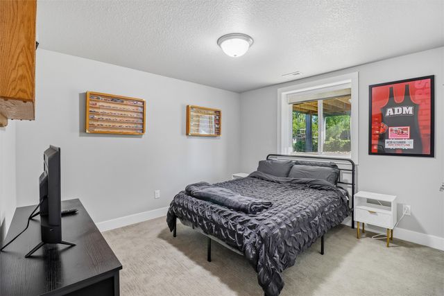 1060 Aaron Court, Adel, IA 50003