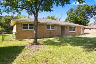 155 Chateau Drive, Fort Worth, TX 76134