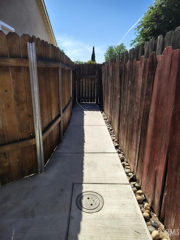 618 Charlana Drive, Bakersfield, CA 93308