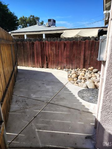 618 Charlana Drive, Bakersfield, CA 93308