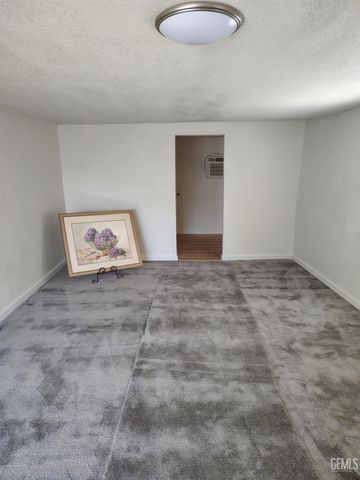 618 Charlana Drive, Bakersfield, CA 93308