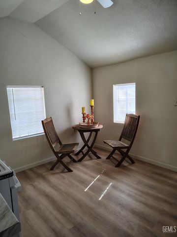 618 Charlana Drive, Bakersfield, CA 93308