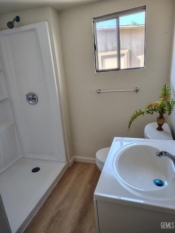 618 Charlana Drive, Bakersfield, CA 93308