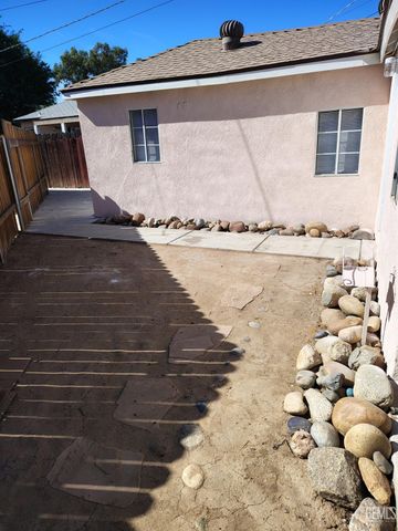 618 Charlana Drive, Bakersfield, CA 93308