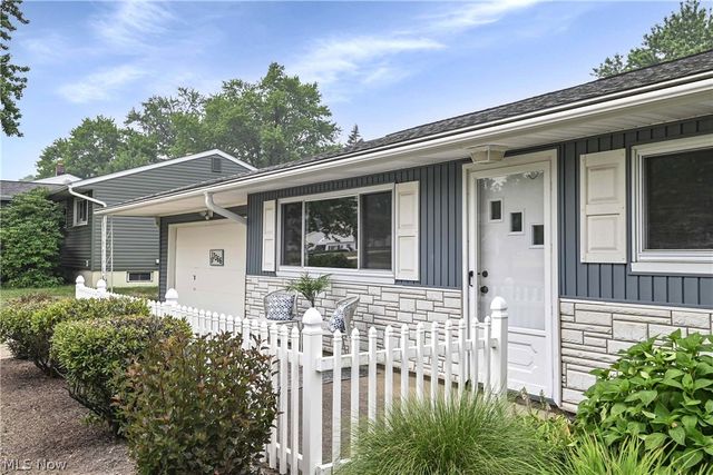 13366 Richards Drive, Strongsville, OH 44149