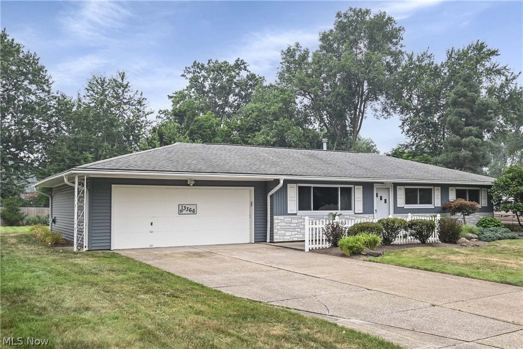 13366 Richards Drive, Strongsville, OH 44149