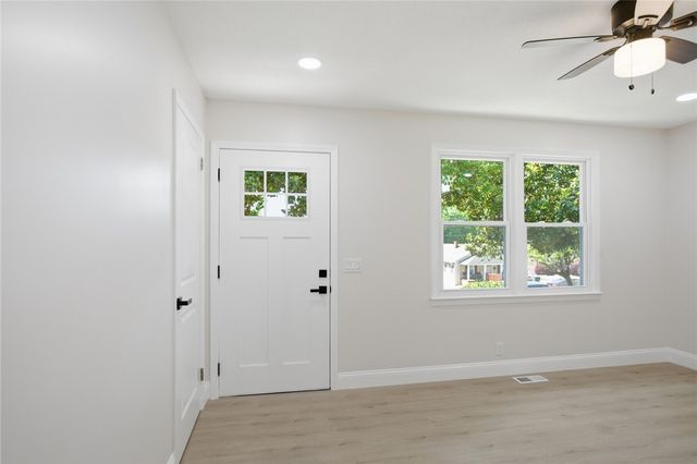 507 E South 2nd Street, Seneca, SC 29678