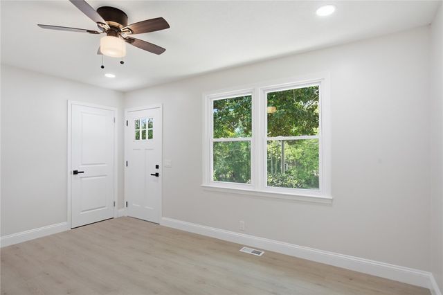 507 E South 2nd Street, Seneca, SC 29678